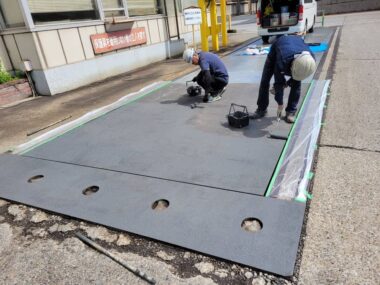 向山工場 滑り止め塗装 施工中